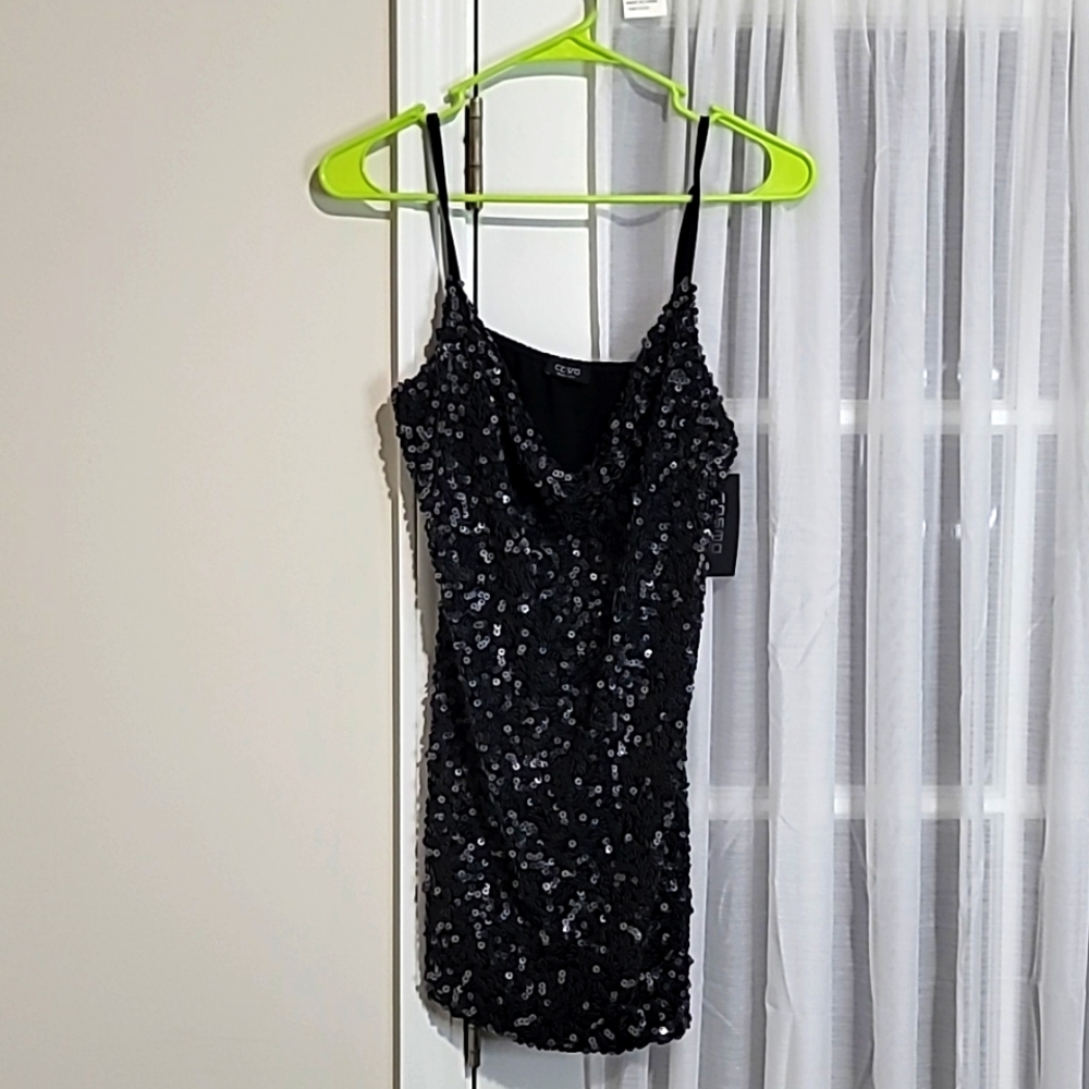 Adjustable strap top size Medium